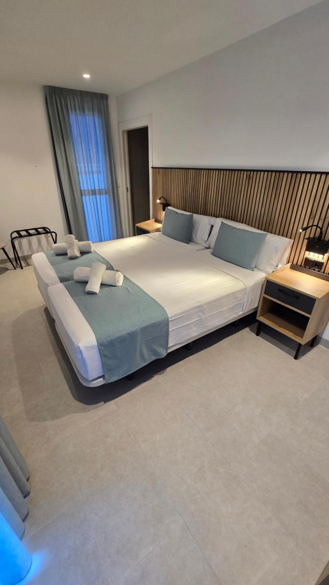 Hostal Rambla 24 By Holihome Alicante Ngoại thất bức ảnh