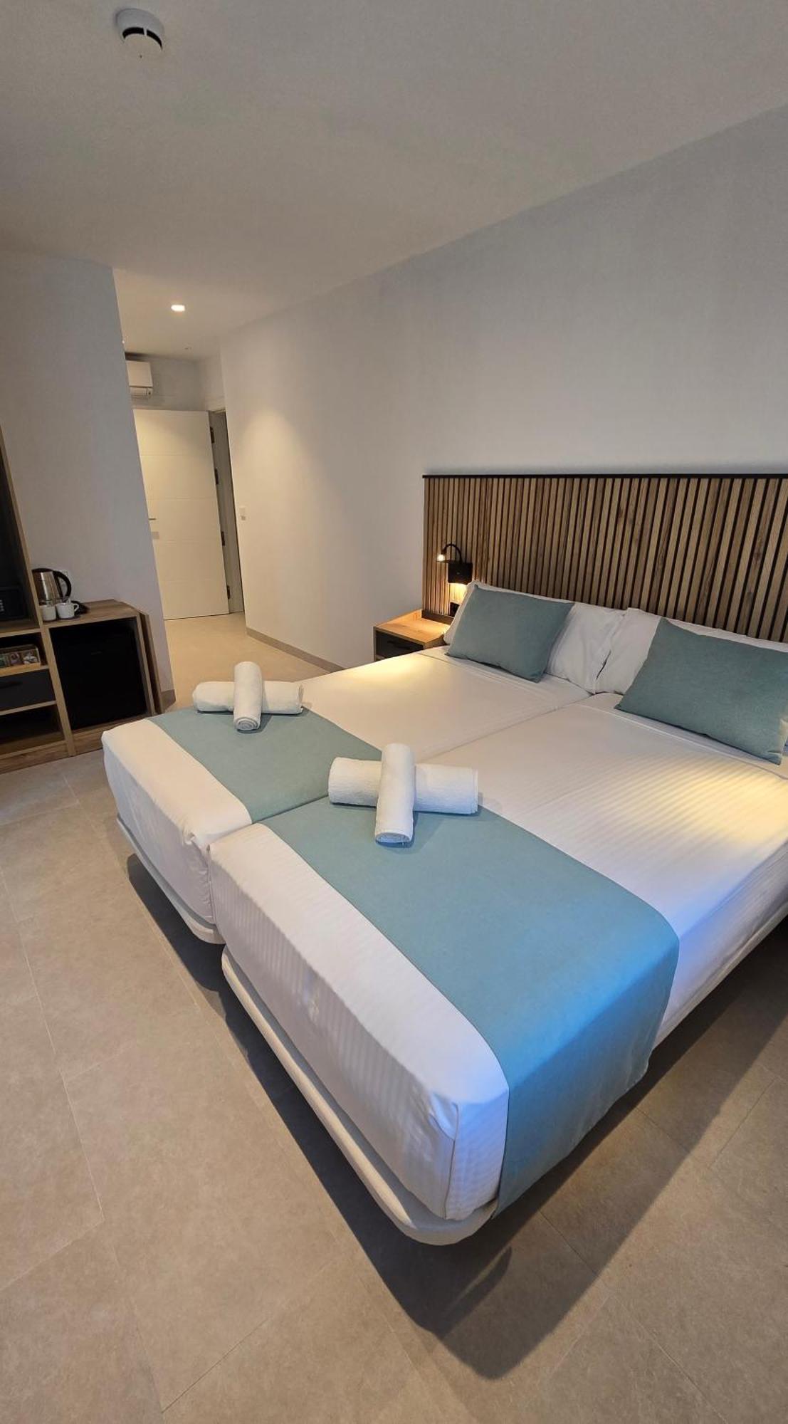 Hostal Rambla 24 By Holihome Alicante Ngoại thất bức ảnh