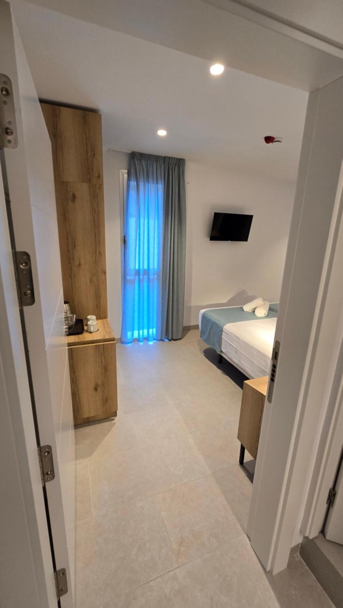 Hostal Rambla 24 By Holihome Alicante Ngoại thất bức ảnh
