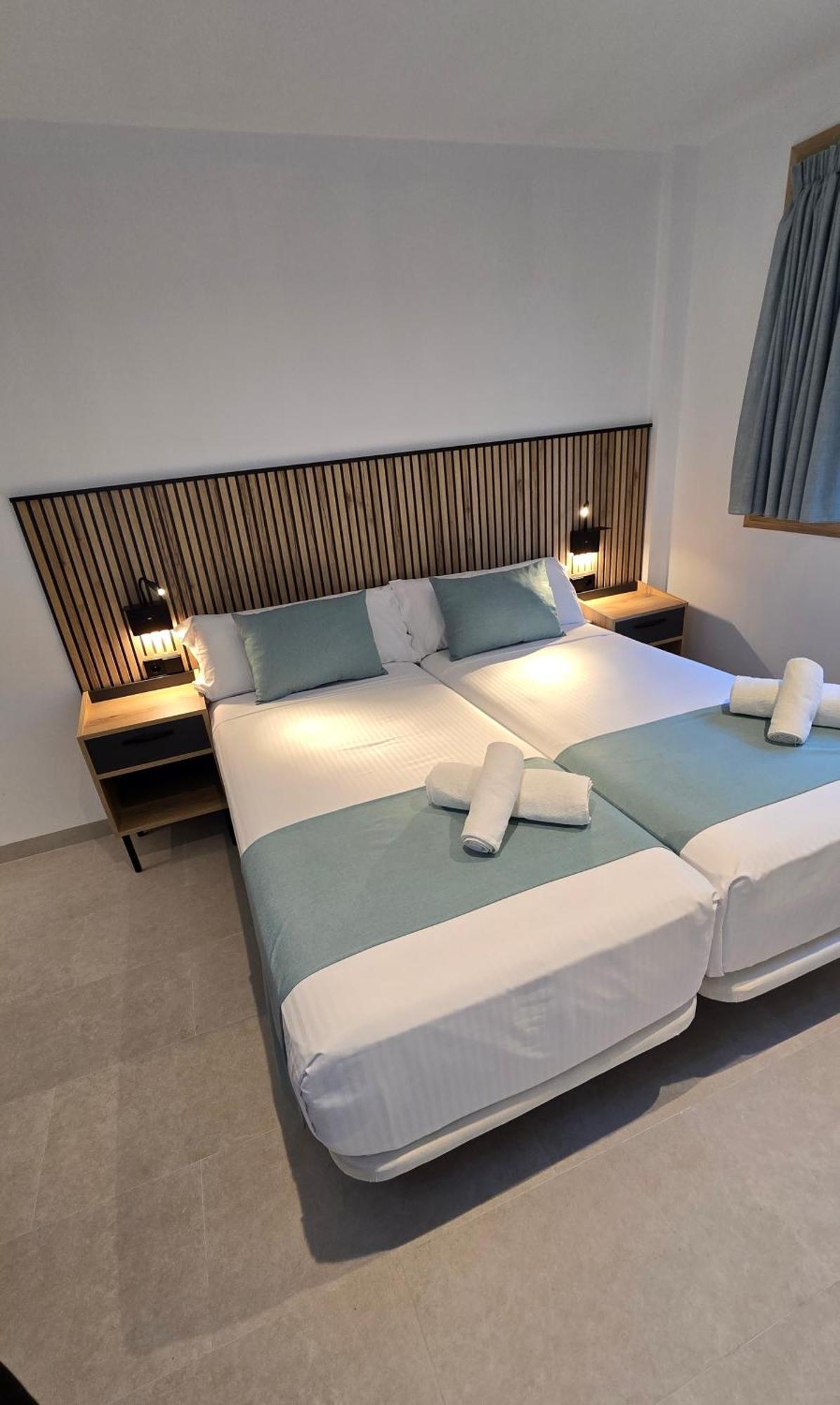 Hostal Rambla 24 By Holihome Alicante Ngoại thất bức ảnh
