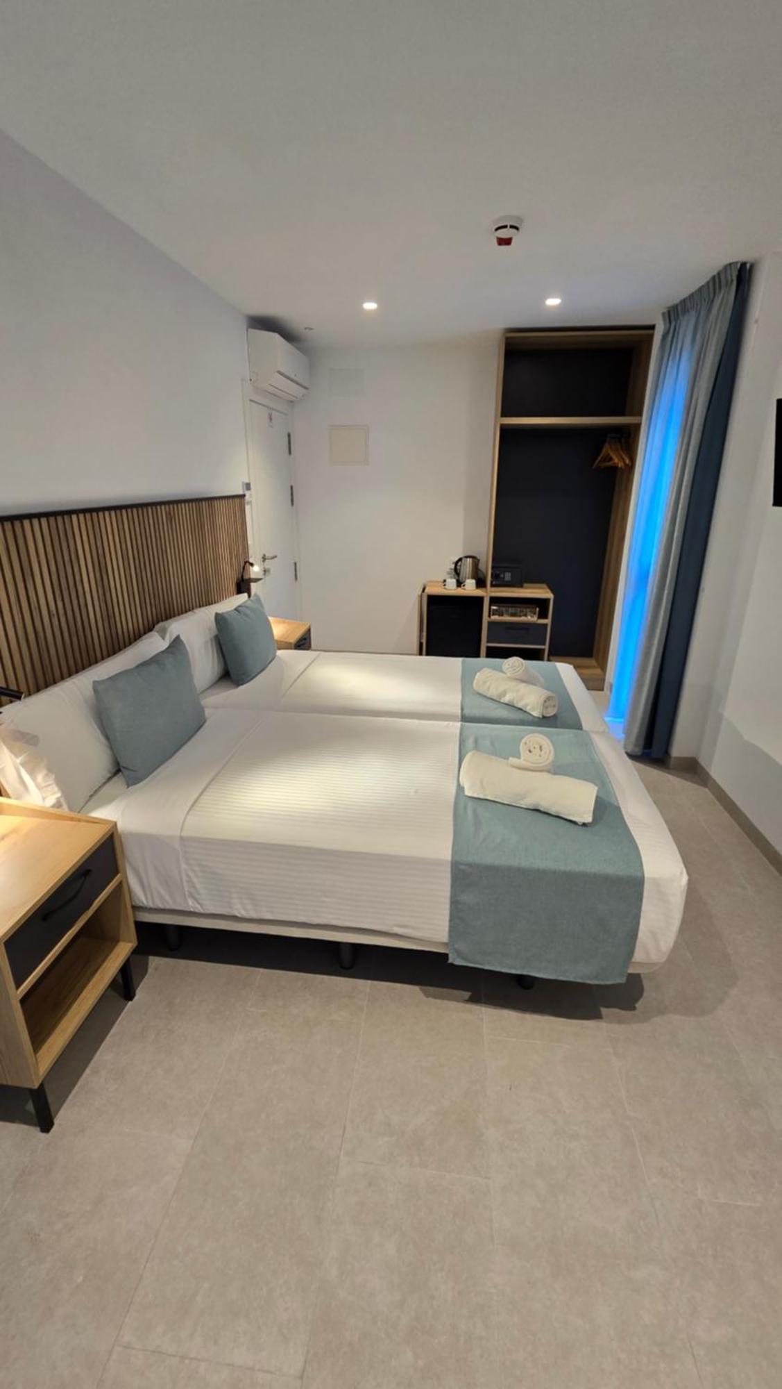 Hostal Rambla 24 By Holihome Alicante Ngoại thất bức ảnh