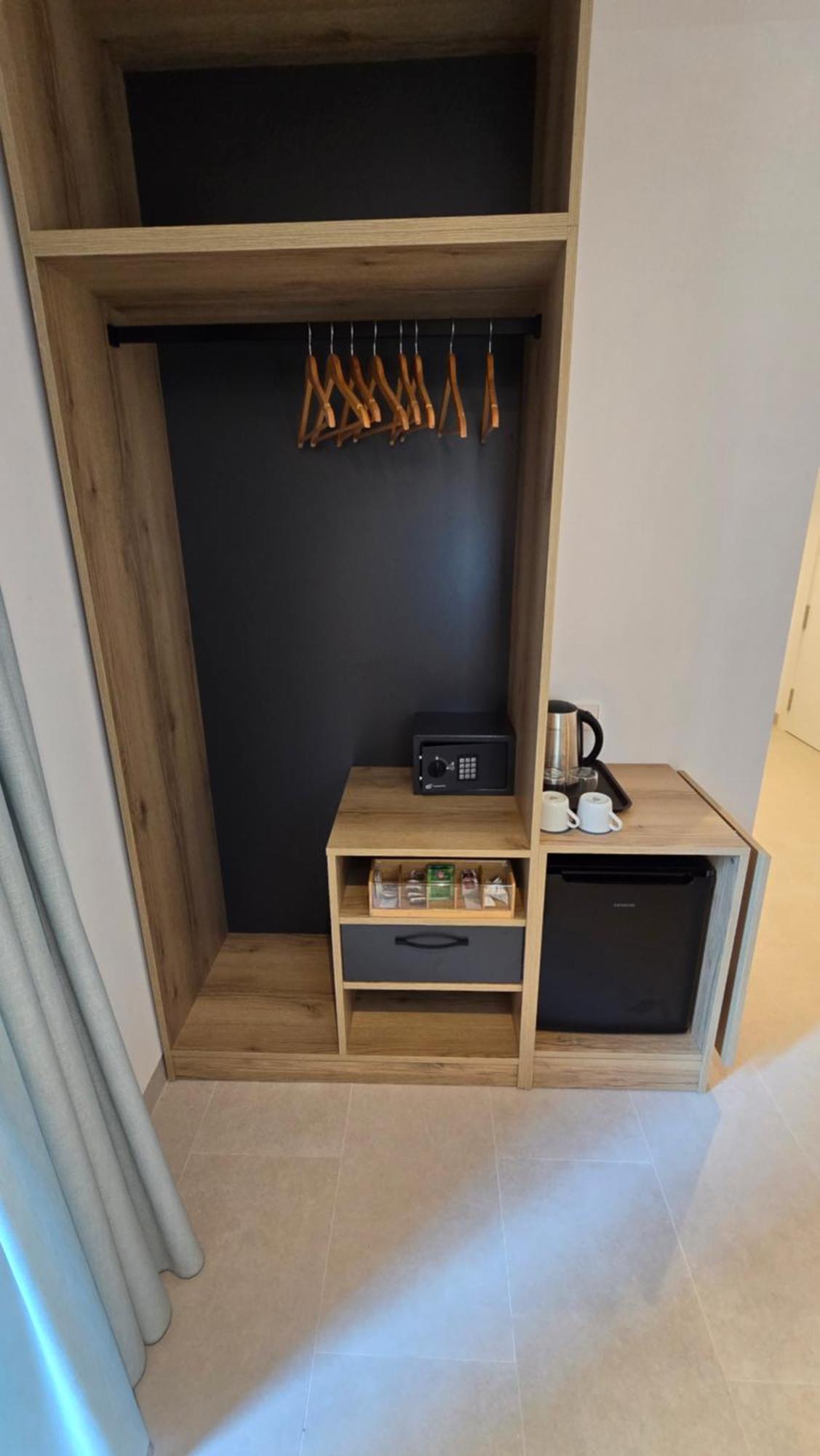 Hostal Rambla 24 By Holihome Alicante Ngoại thất bức ảnh