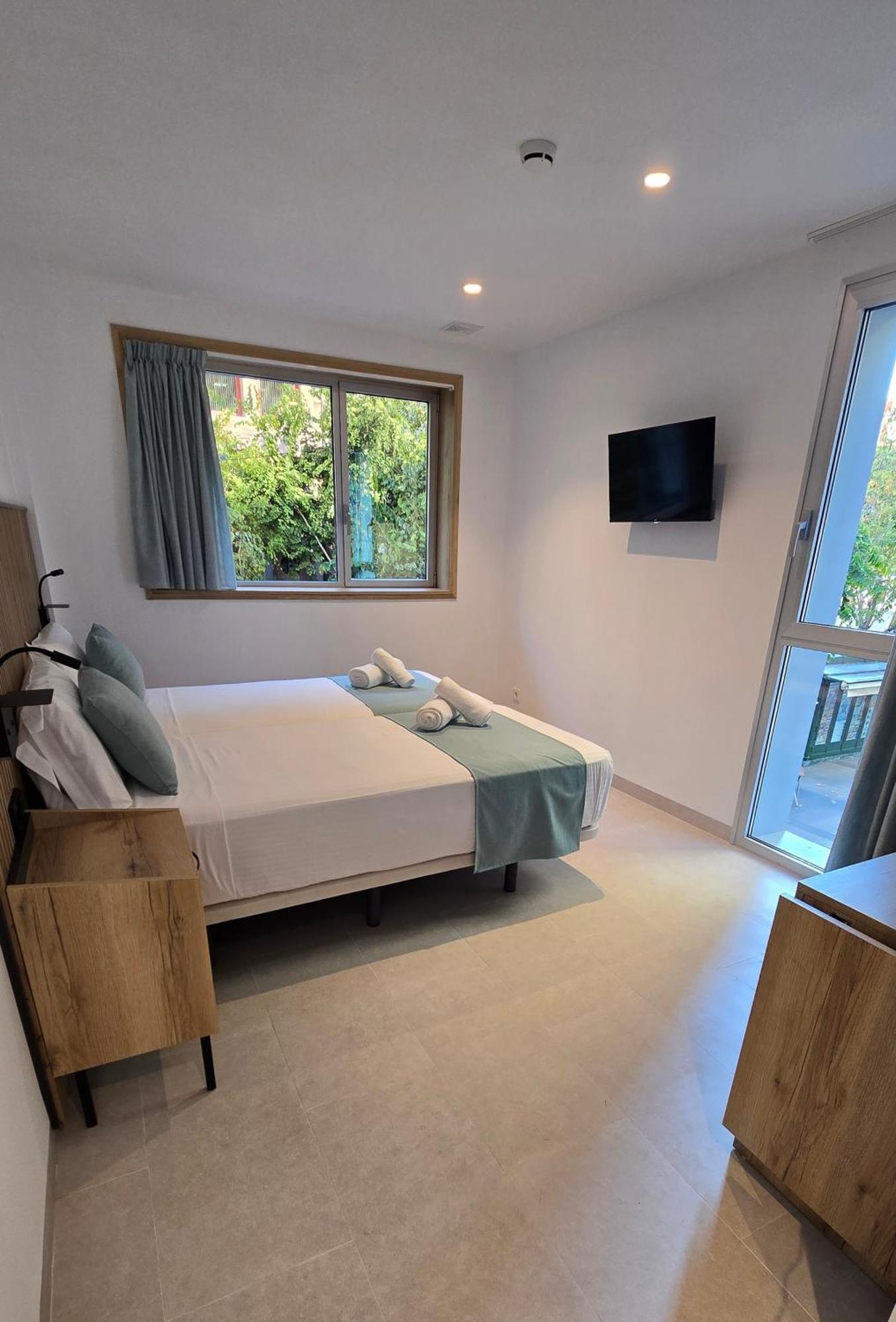 Hostal Rambla 24 By Holihome Alicante Ngoại thất bức ảnh