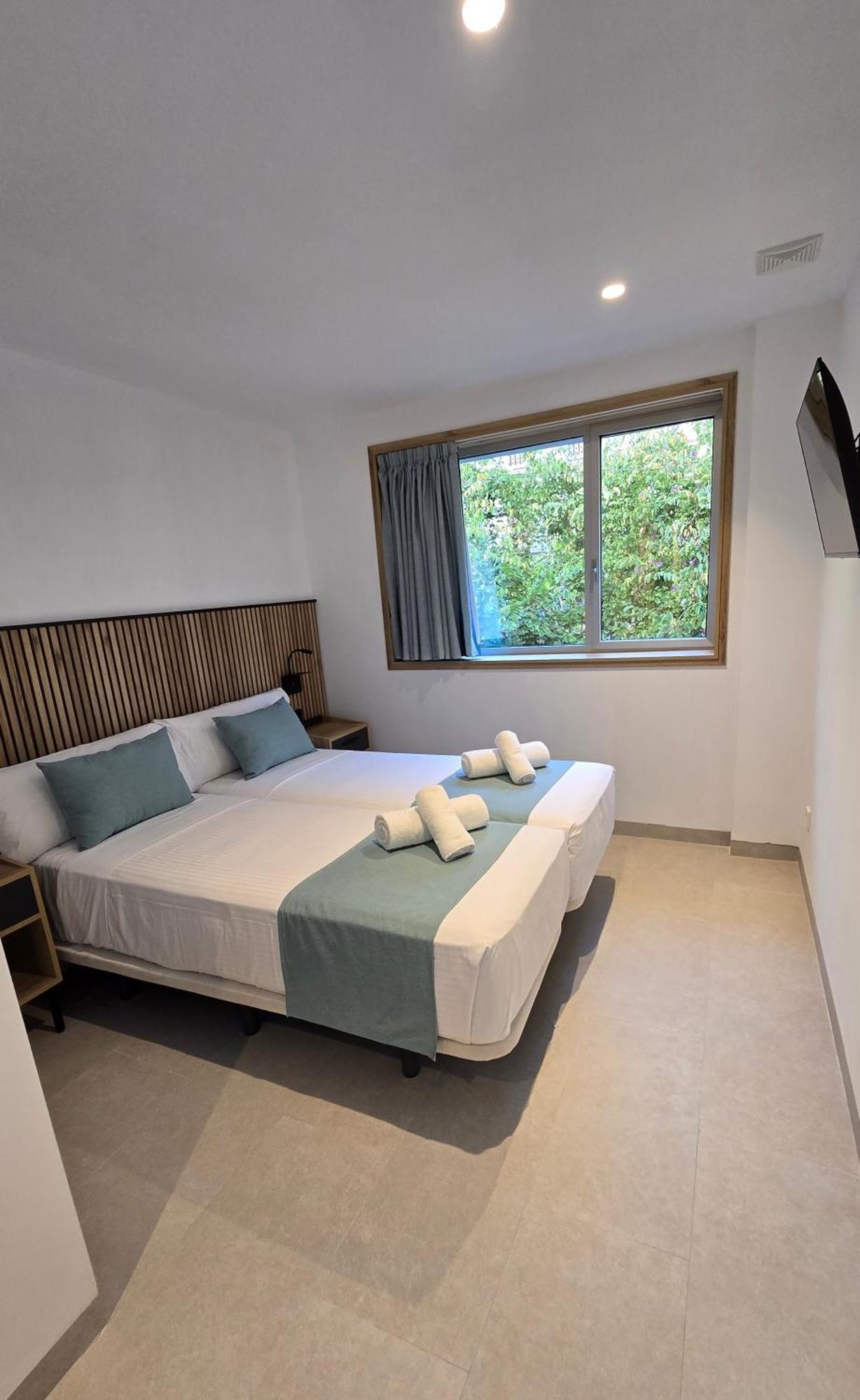 Hostal Rambla 24 By Holihome Alicante Ngoại thất bức ảnh