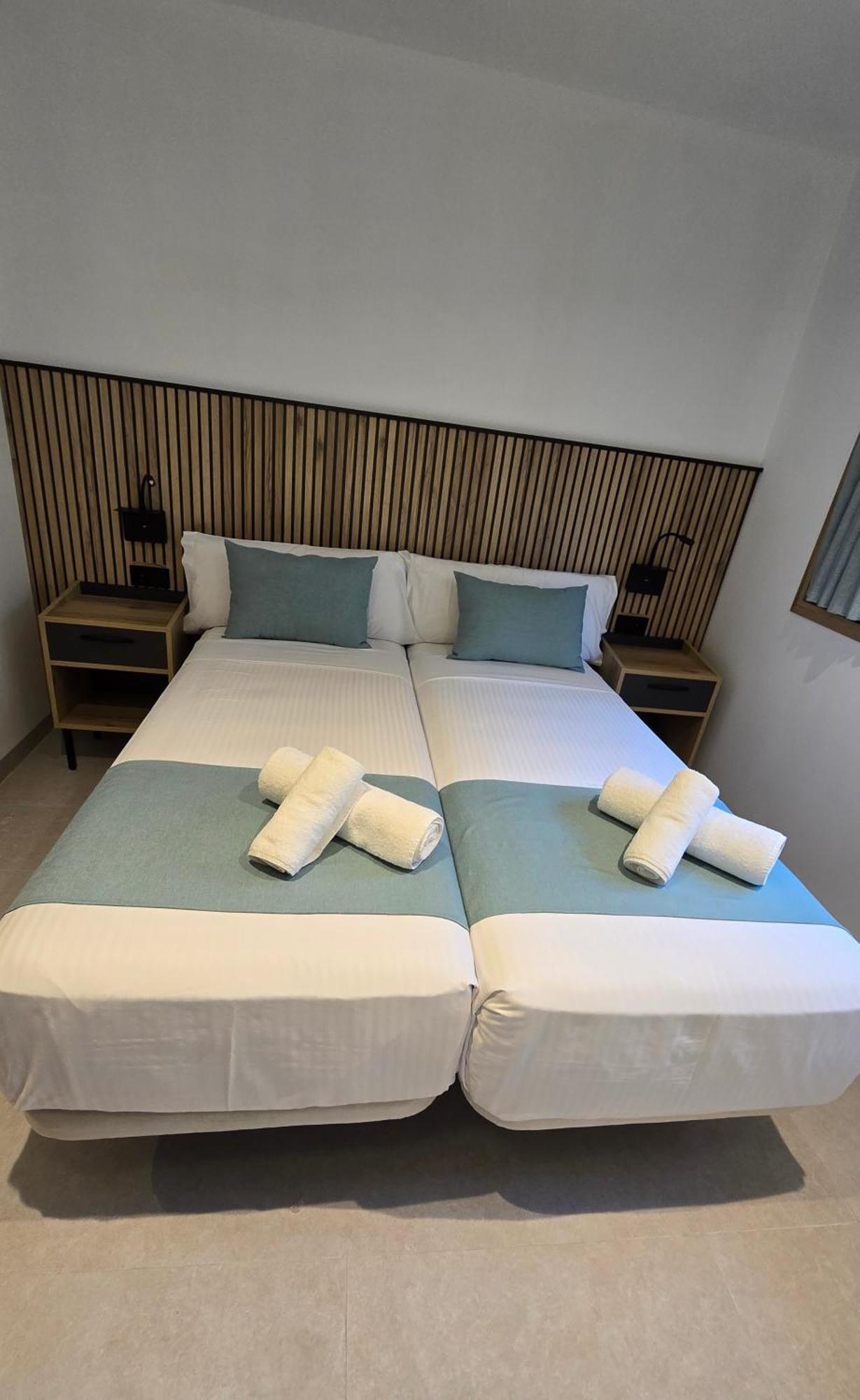 Hostal Rambla 24 By Holihome Alicante Ngoại thất bức ảnh